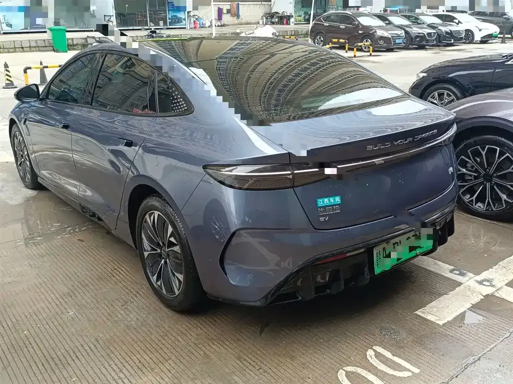 BYD Seal — фото 9