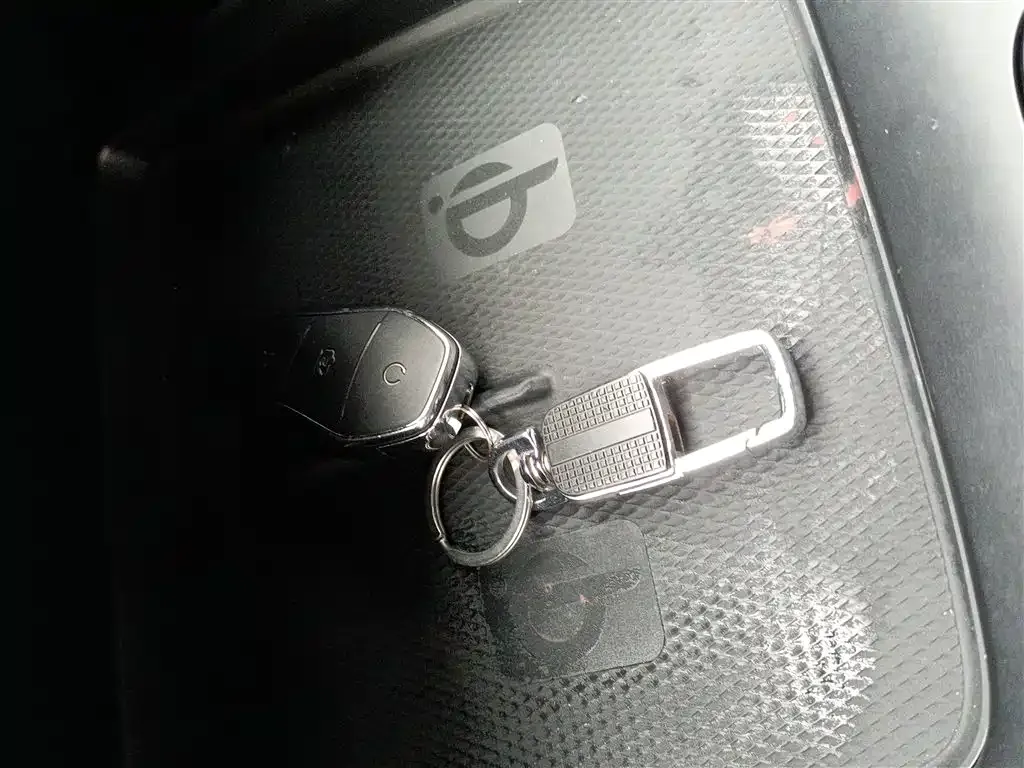 BYD Seal — фото 8