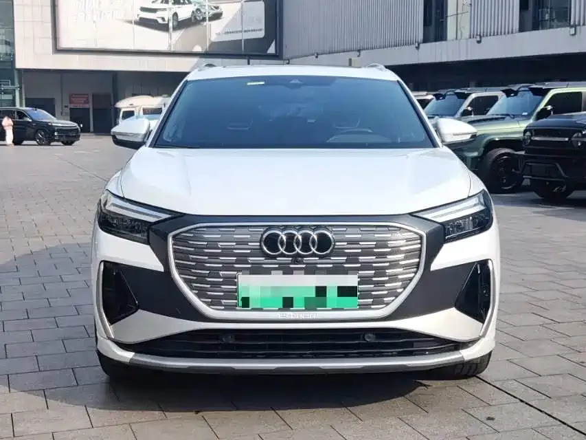 Audi Q4 e-tron — фото 4