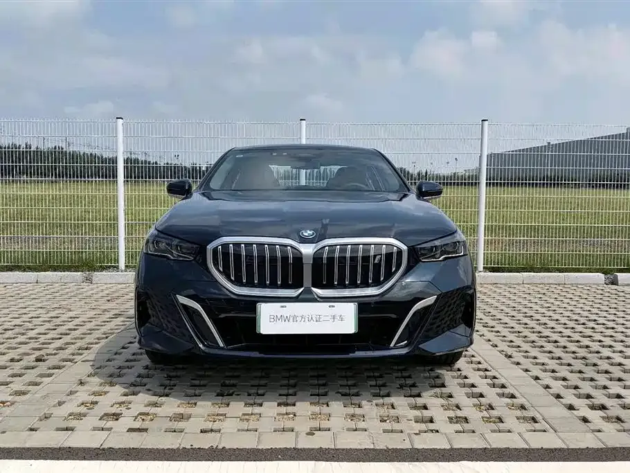 BMW i5 — фото 8