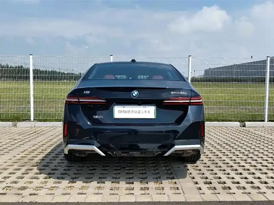 BMW i5 — фото 6