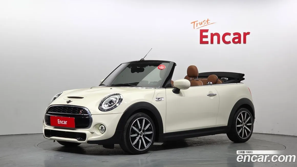 Mini Cooper Convertible — фото 1