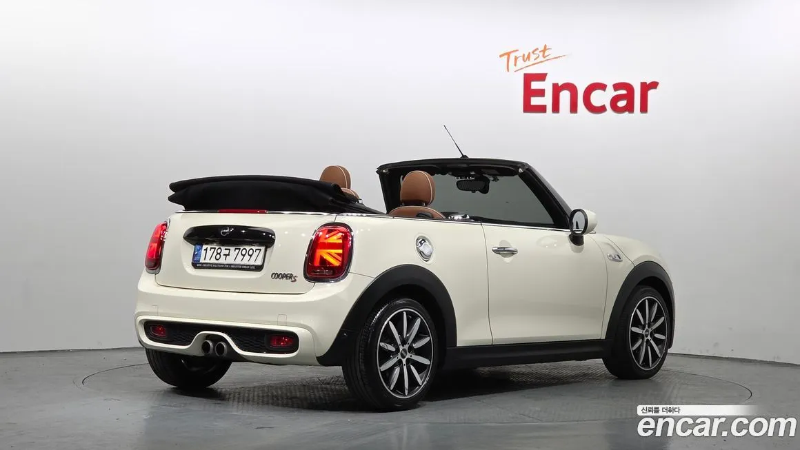 Mini Cooper Convertible — фото 2