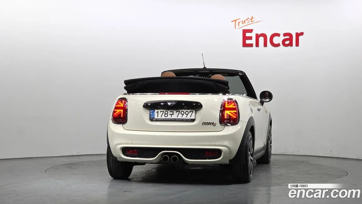 Mini Cooper Convertible — фото 10