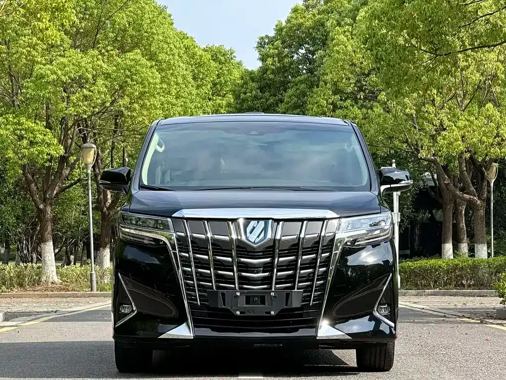 Toyota Alphard — фото 4