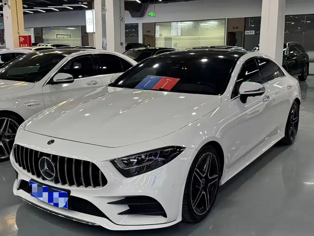 Mercedes-Benz CLS — фото 1