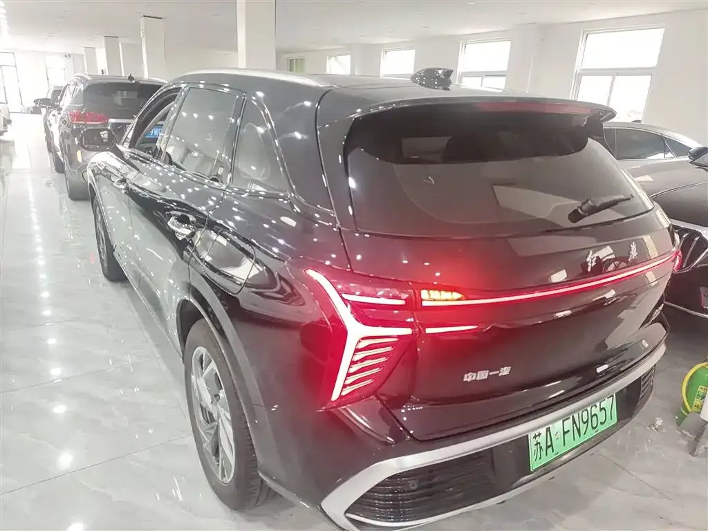 Hongqi HS3 PHEV — фото 6