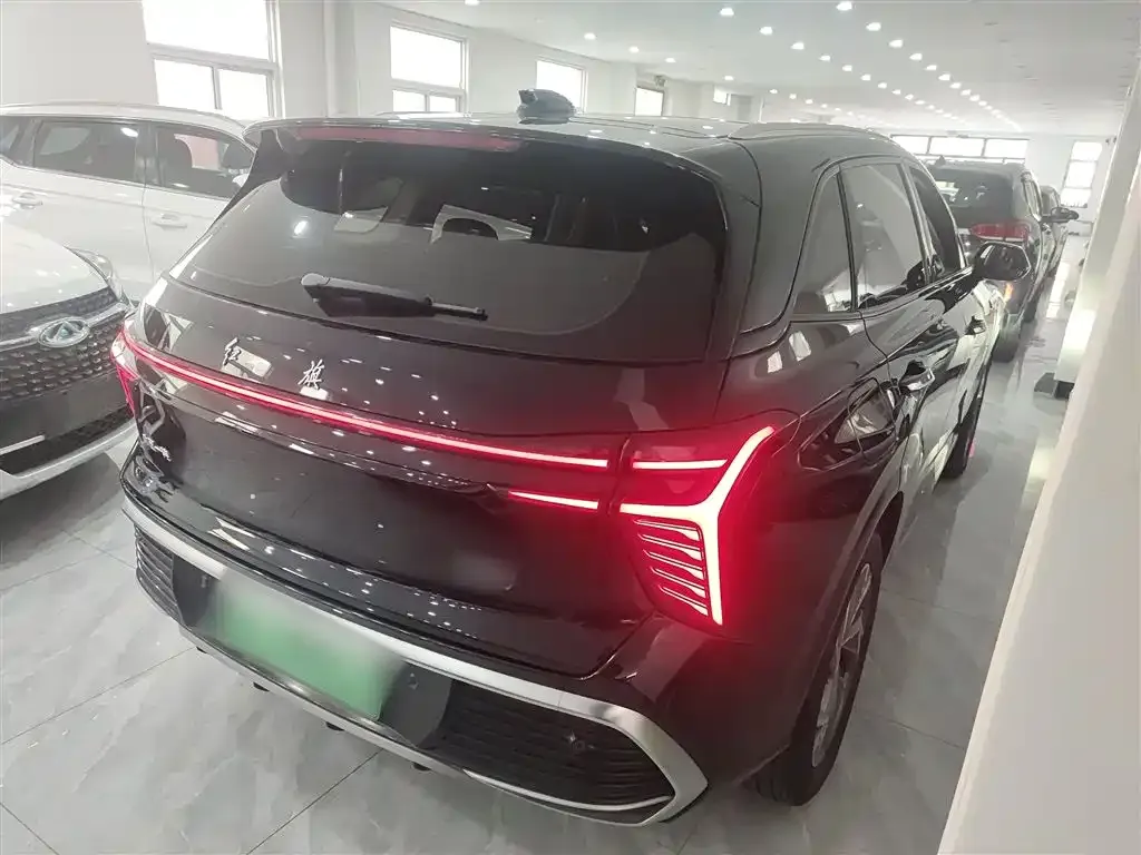 Hongqi HS3 PHEV — фото 4
