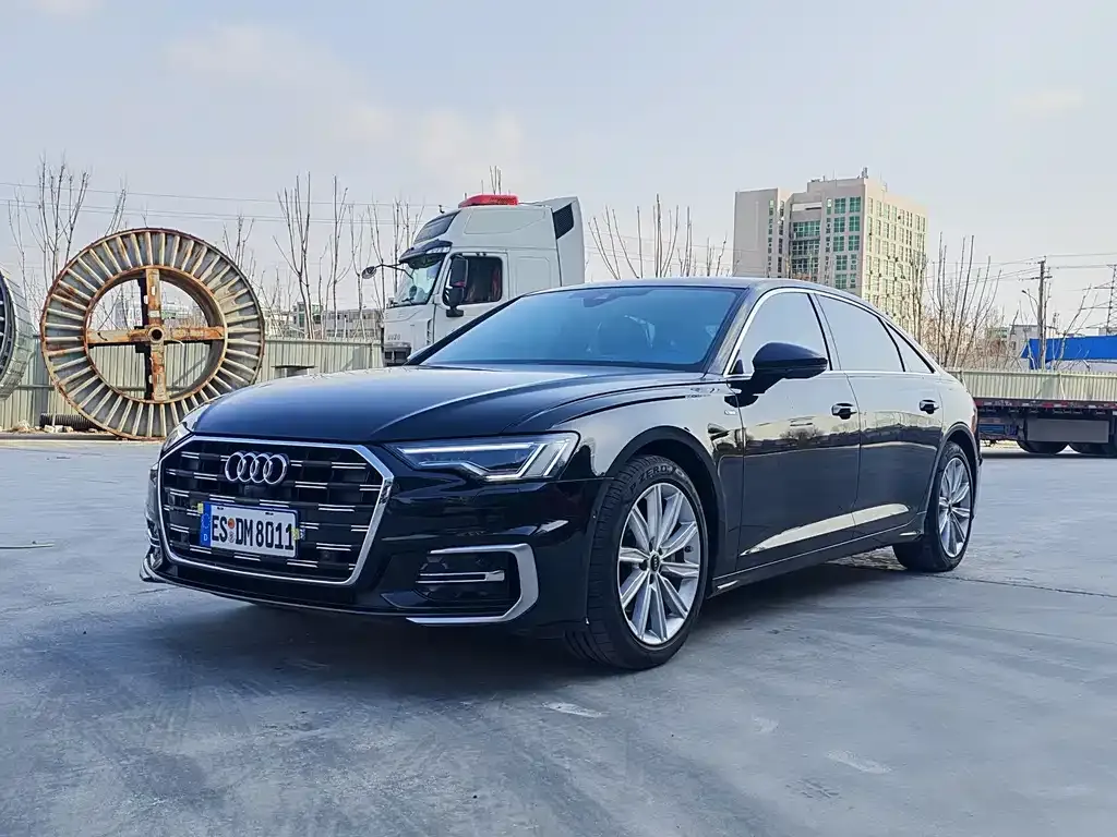 Audi A6L — фото 1