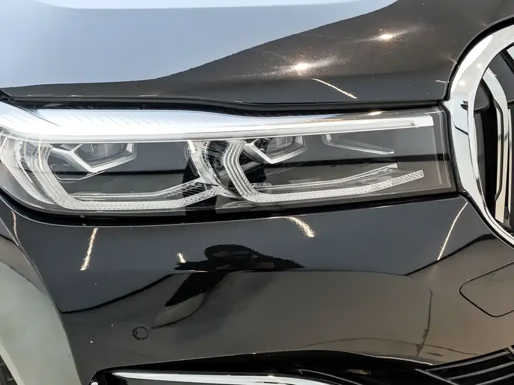 BMW 7 Series — фото 10