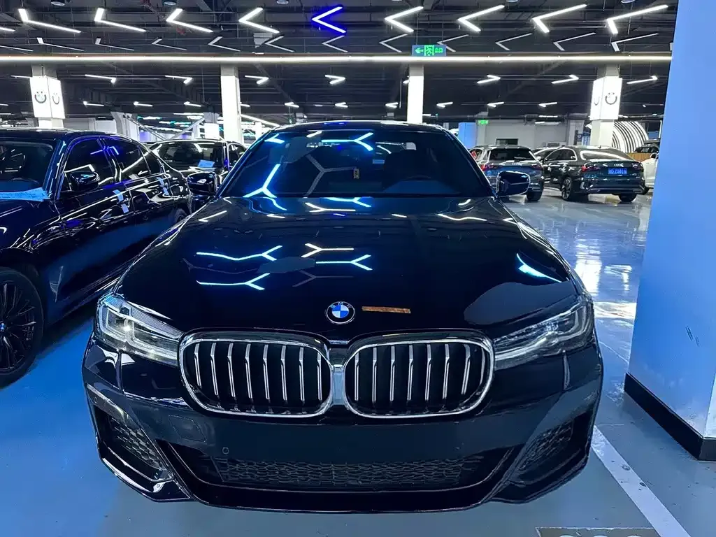 BMW 5 Series — фото 9
