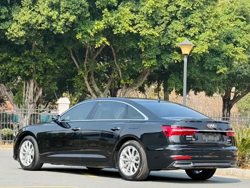 Audi A6L — фото 9