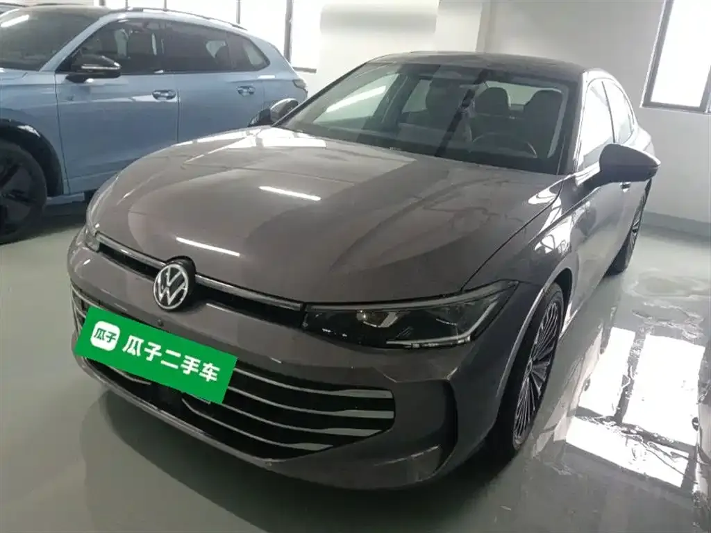 Volkswagen Passat — фото 1