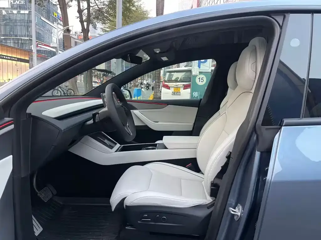 Tesla Model Y L — фото 4