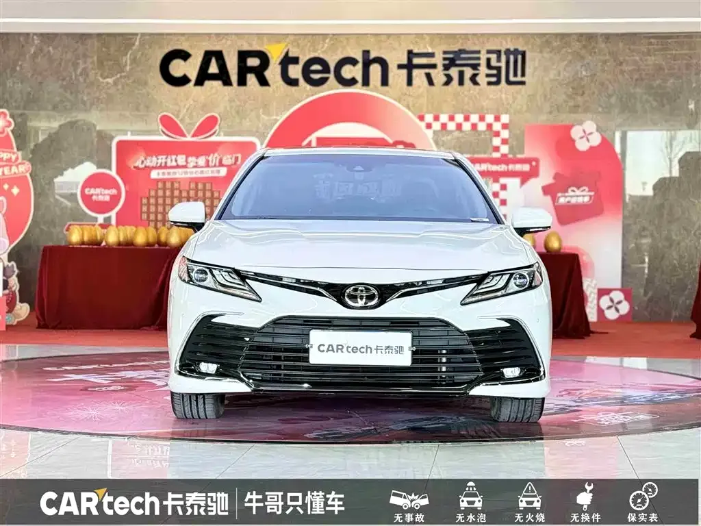 Toyota Camry — фото 5