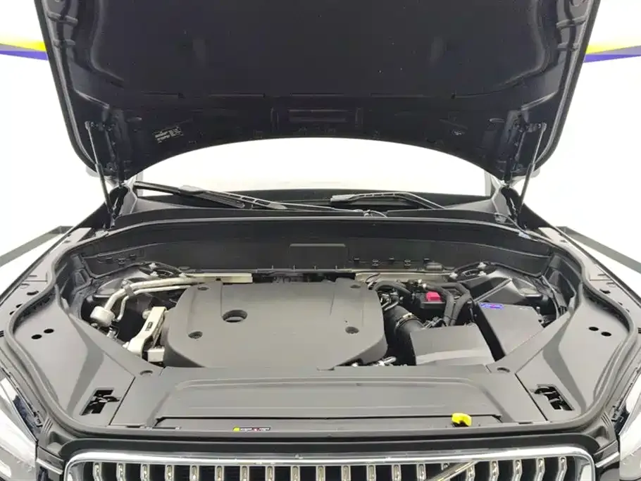 Volvo XC90 — фото 2