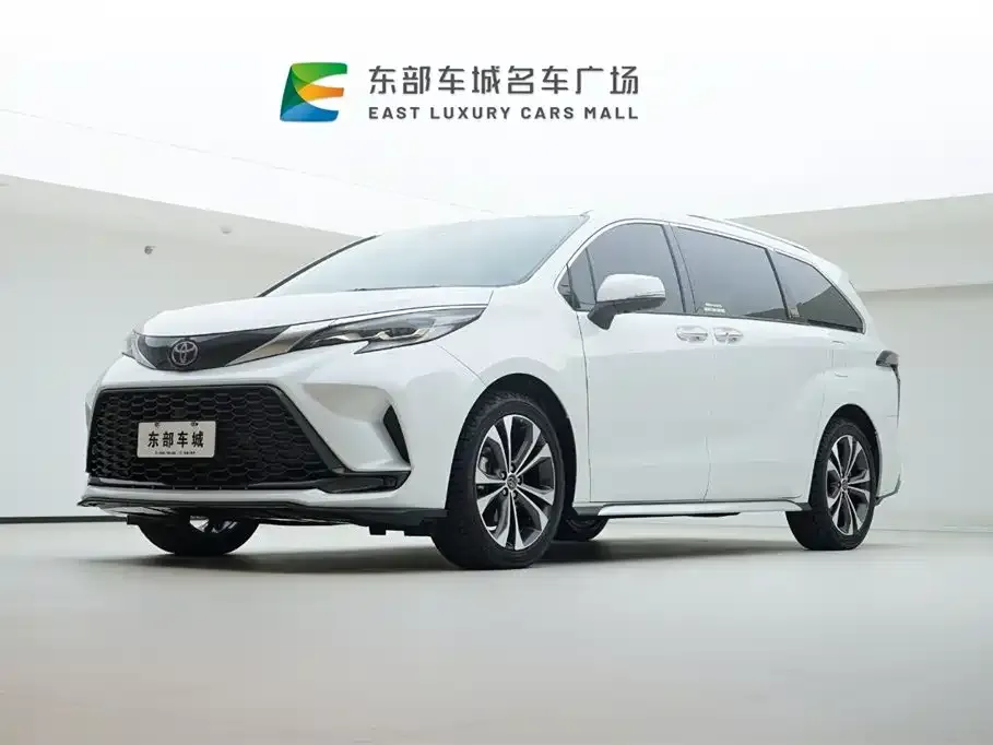 Toyota Granvia — фото 1