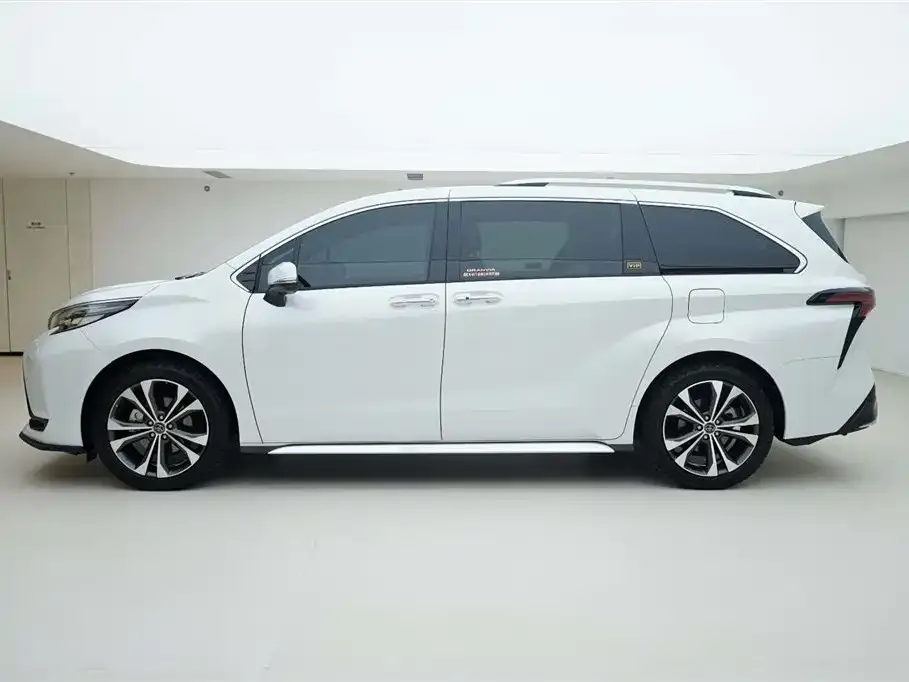 Toyota Granvia — фото 7