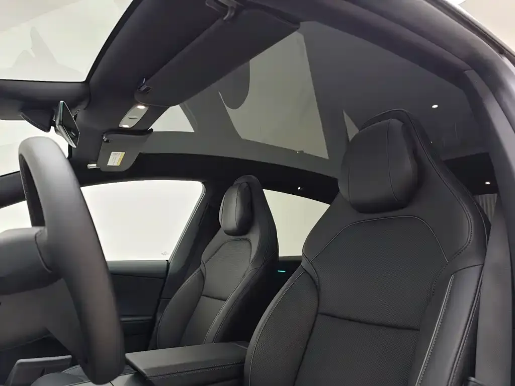Tesla Model Y L — фото 9