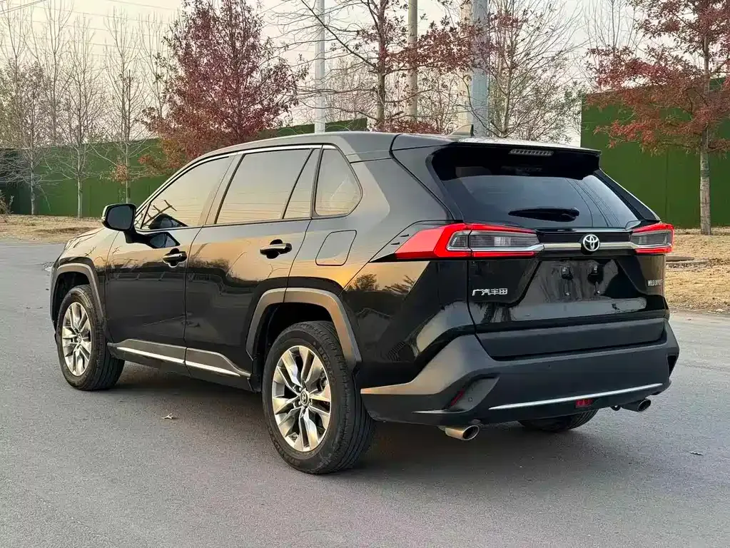 Toyota Wildlander — фото 10