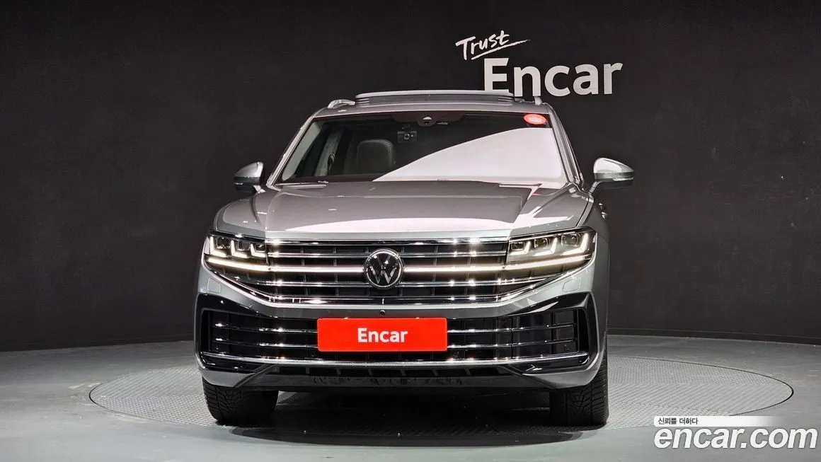 Volkswagen Touareg — фото 10