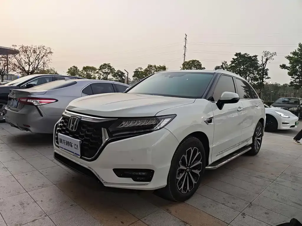 Honda UR-V — фото 1