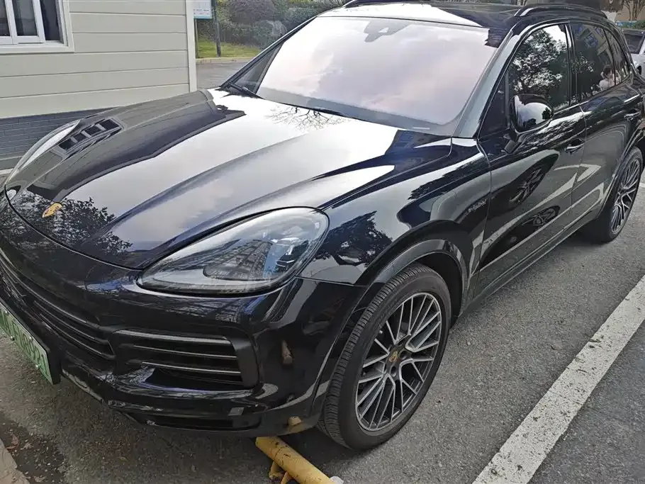 Porsche Cayenne Hybrid — фото 1