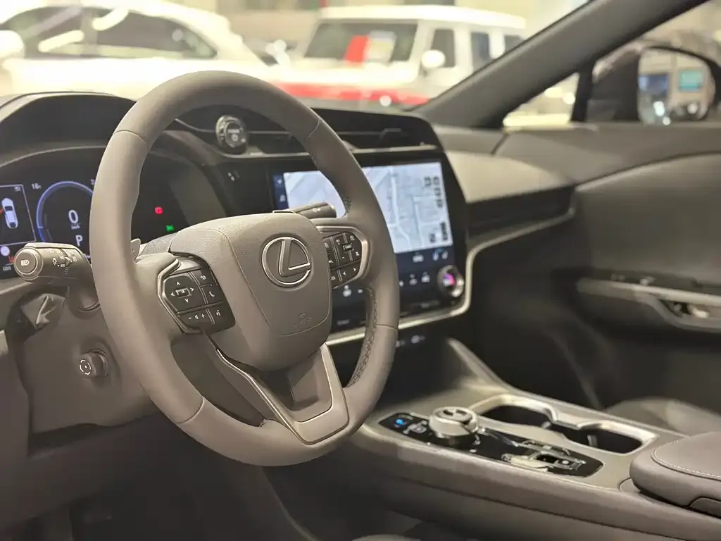 Lexus RZ — фото 2