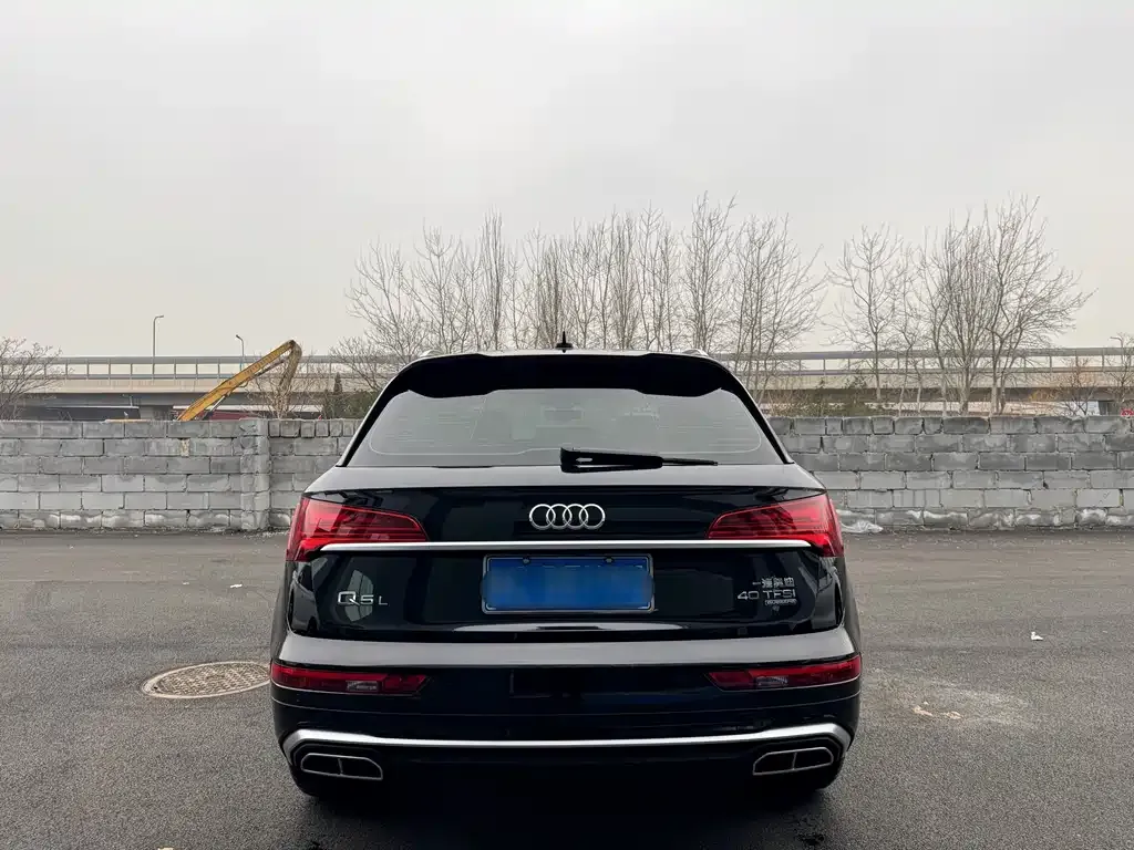 Audi Q5L — фото 9