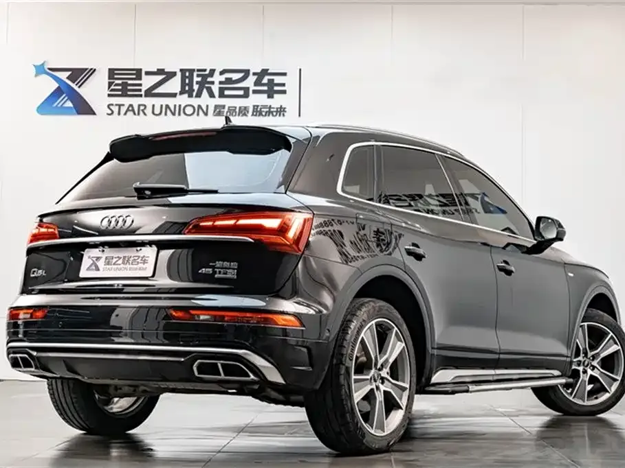Audi Q5L — фото 5