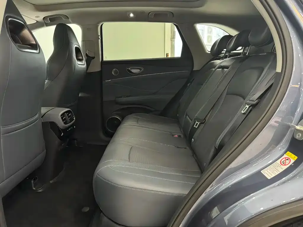 BYD Hiace 07 DM-i — фото 3
