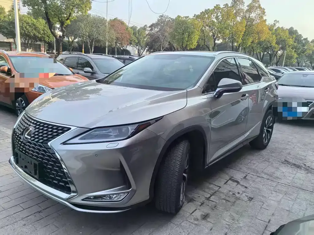 Lexus RX — фото 1