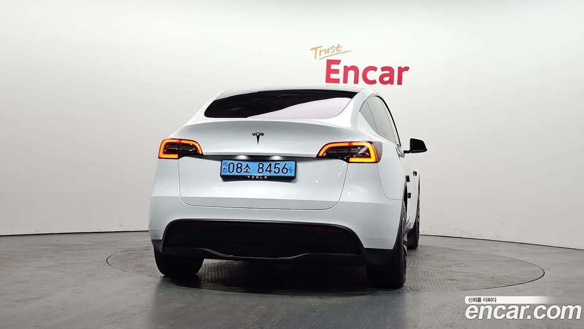 Tesla Model Y — фото 2