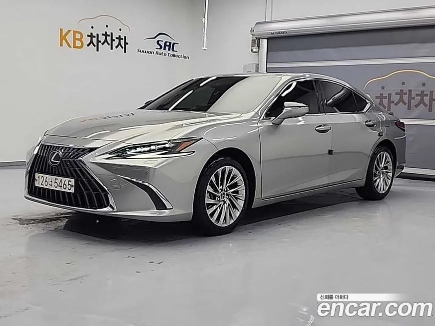 Lexus ES — фото 1