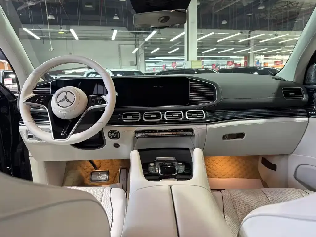 Mercedes-Benz GLS — фото 6