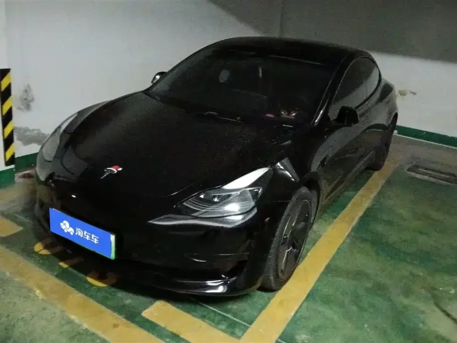 Tesla Model 3 — фото 1