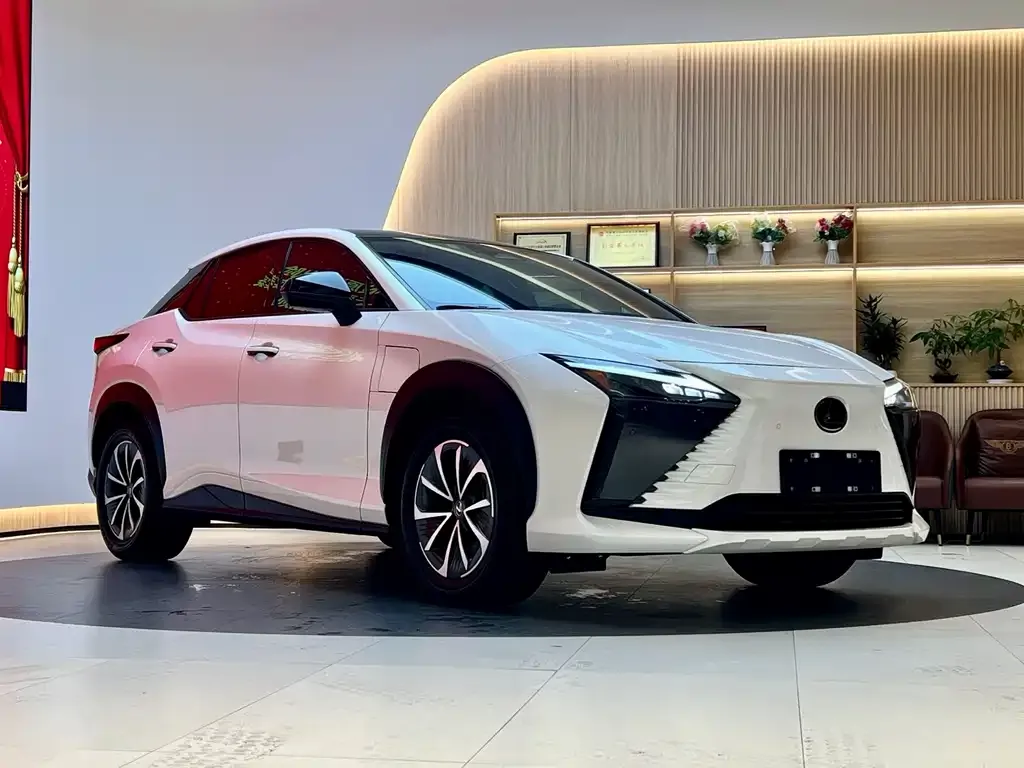 Lexus RZ — фото 2