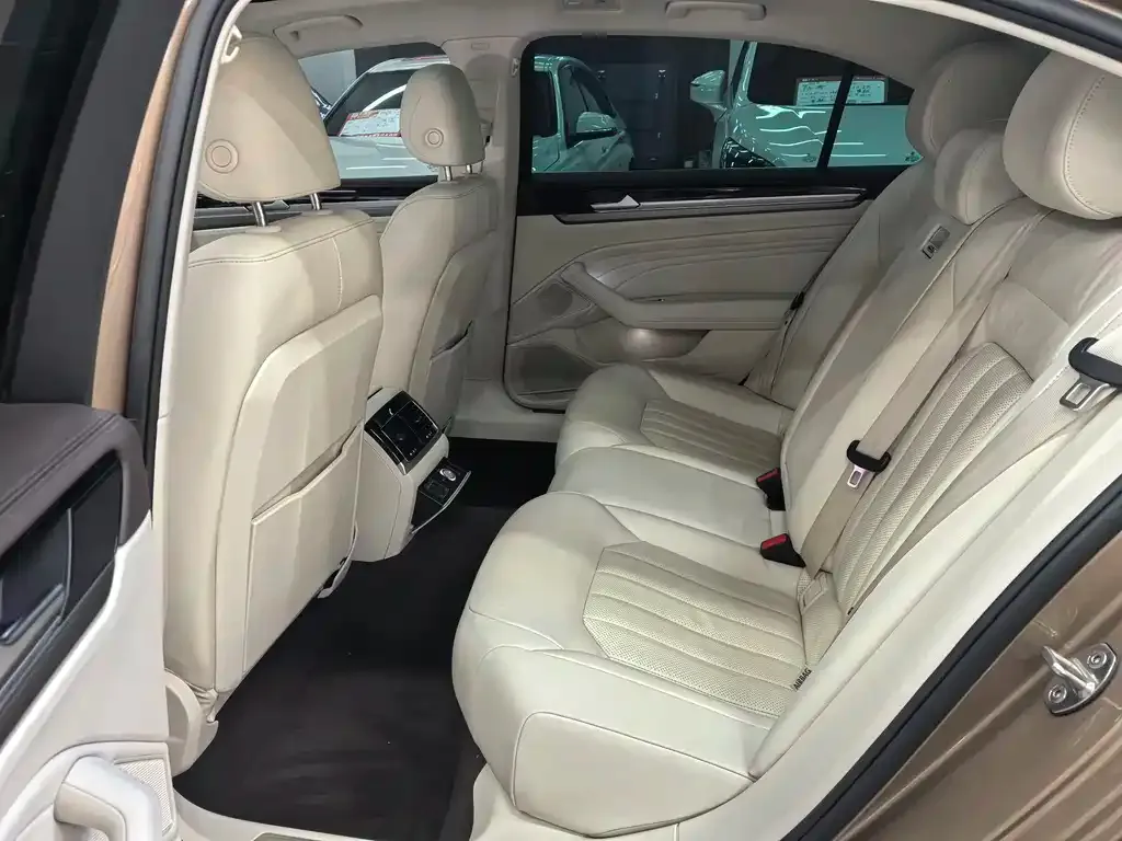Volkswagen Phideon — фото 3