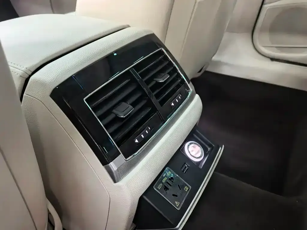 Volkswagen Phideon — фото 2
