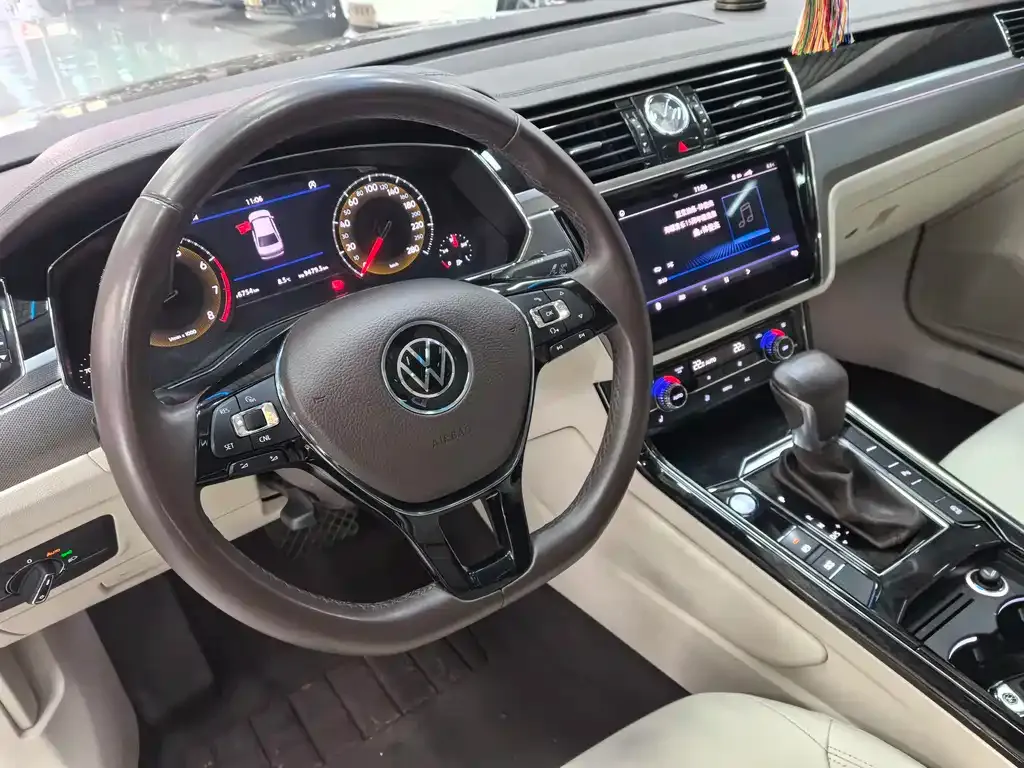 Volkswagen Phideon — фото 8
