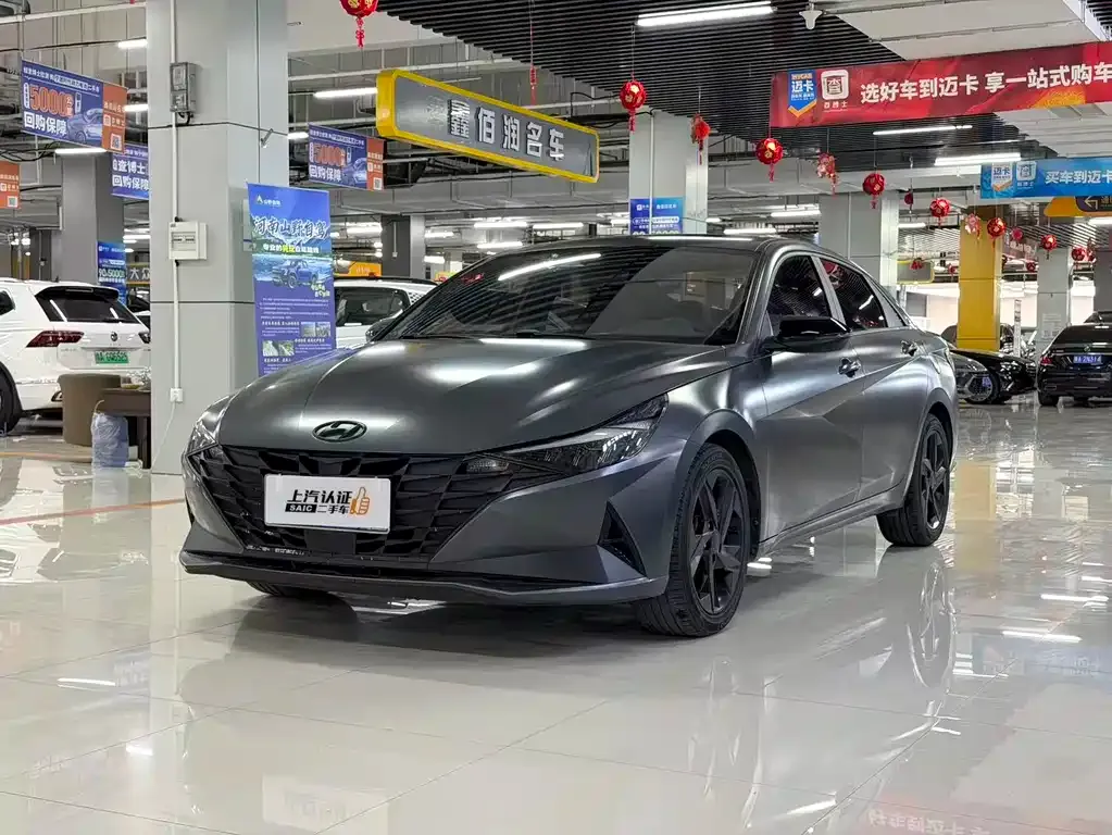 Hyundai Elantra — фото 1