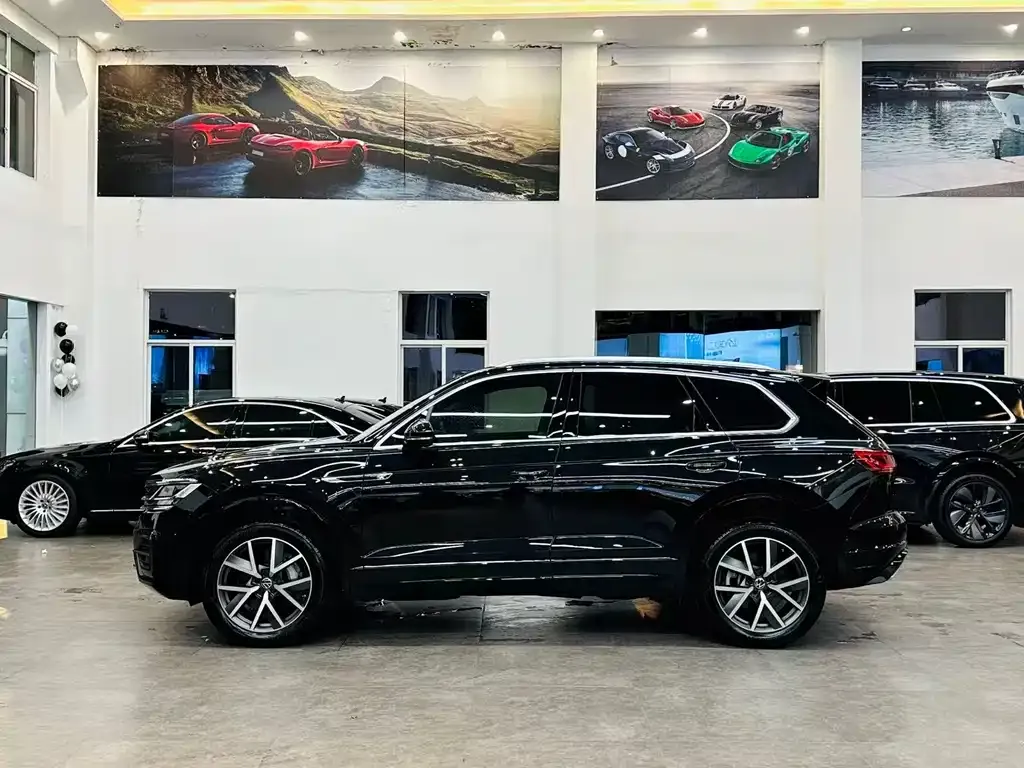 Volkswagen Touareg — фото 8