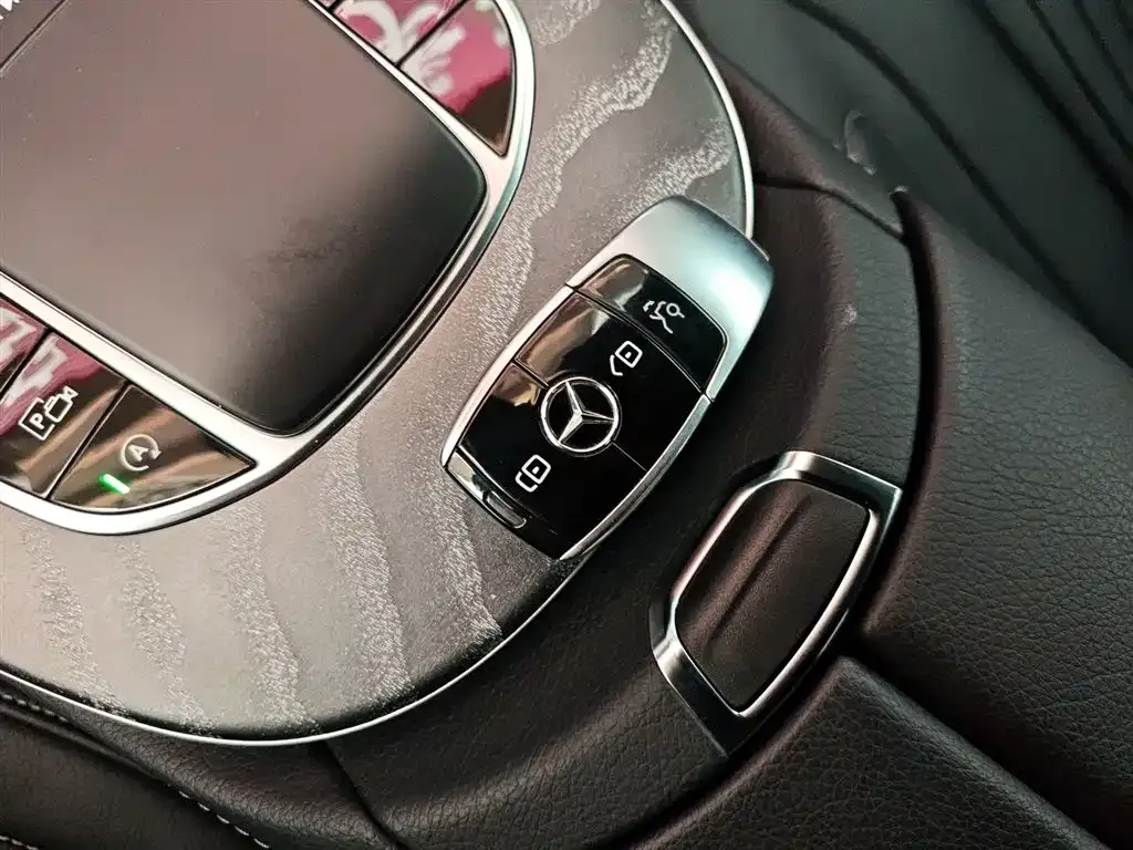 Mercedes-Benz CLS — фото 4