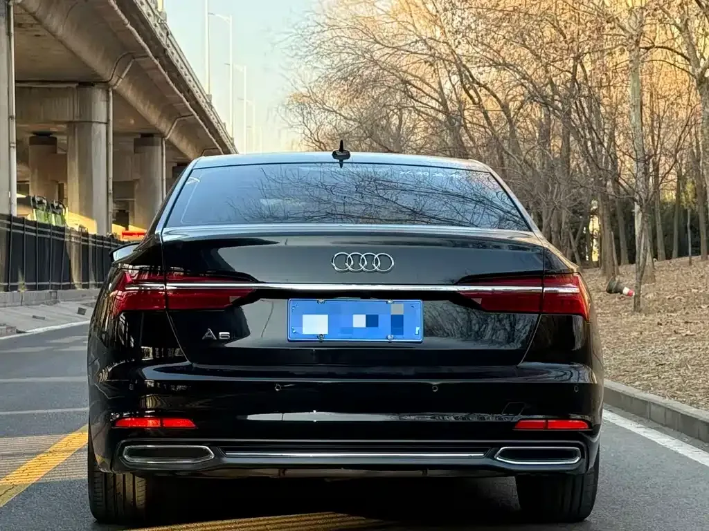 Audi A6L — фото 9