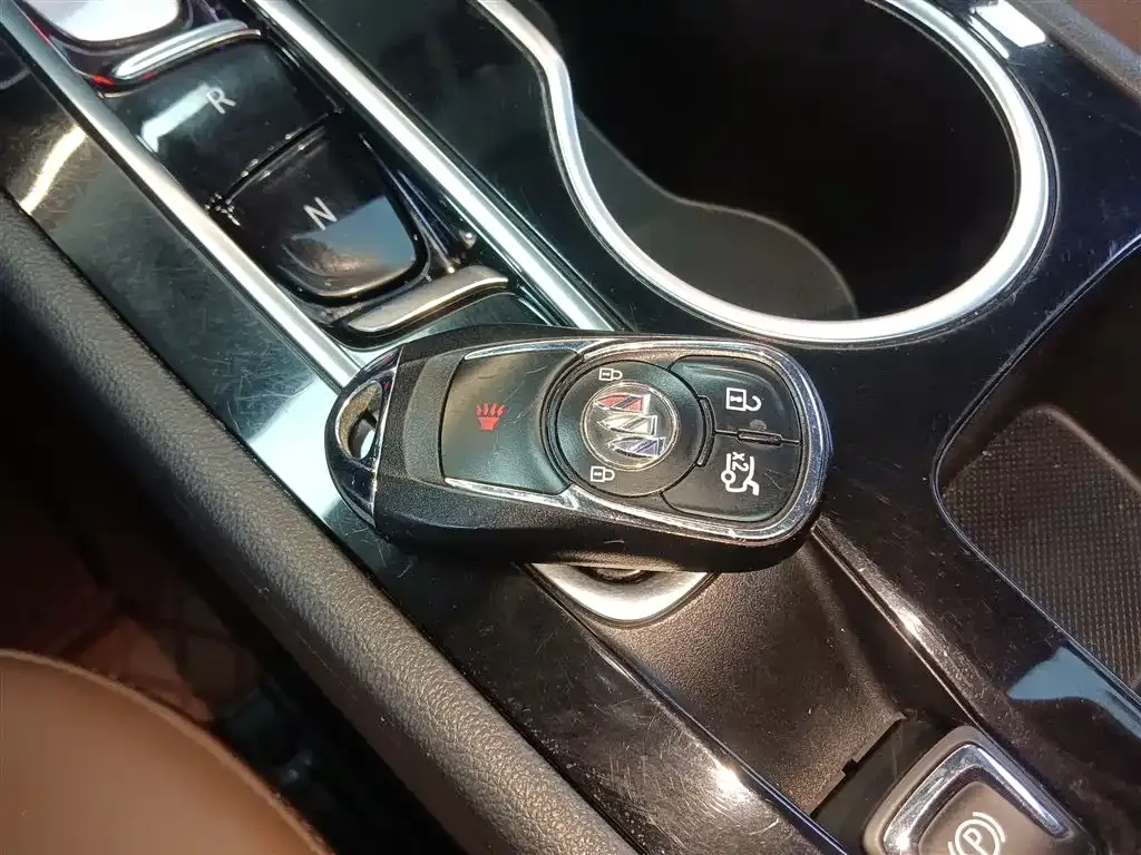 Buick Regal — фото 10