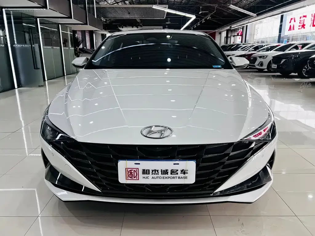 Hyundai Elantra — фото 5