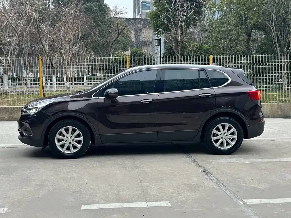 Buick Envision Plus — фото 5