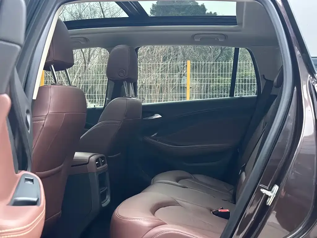 Buick Envision Plus — фото 3