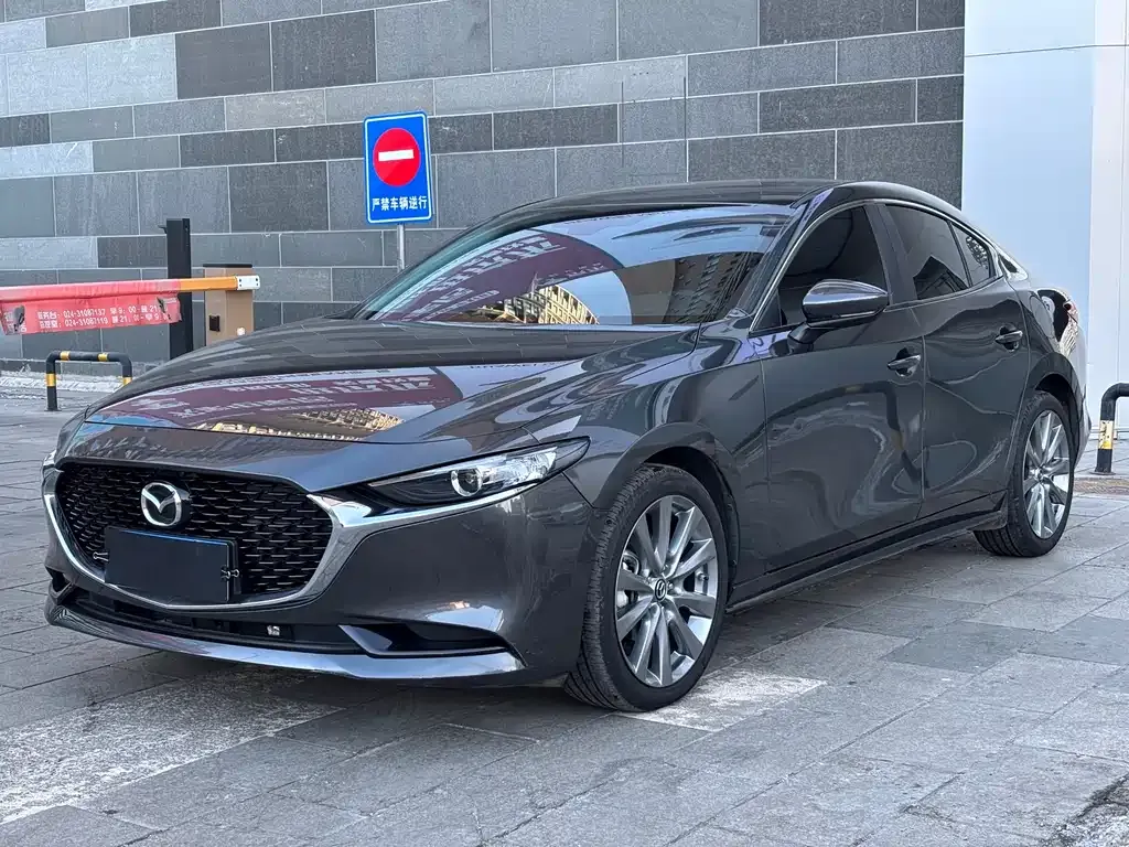 Mazda 3 Axela — фото 1