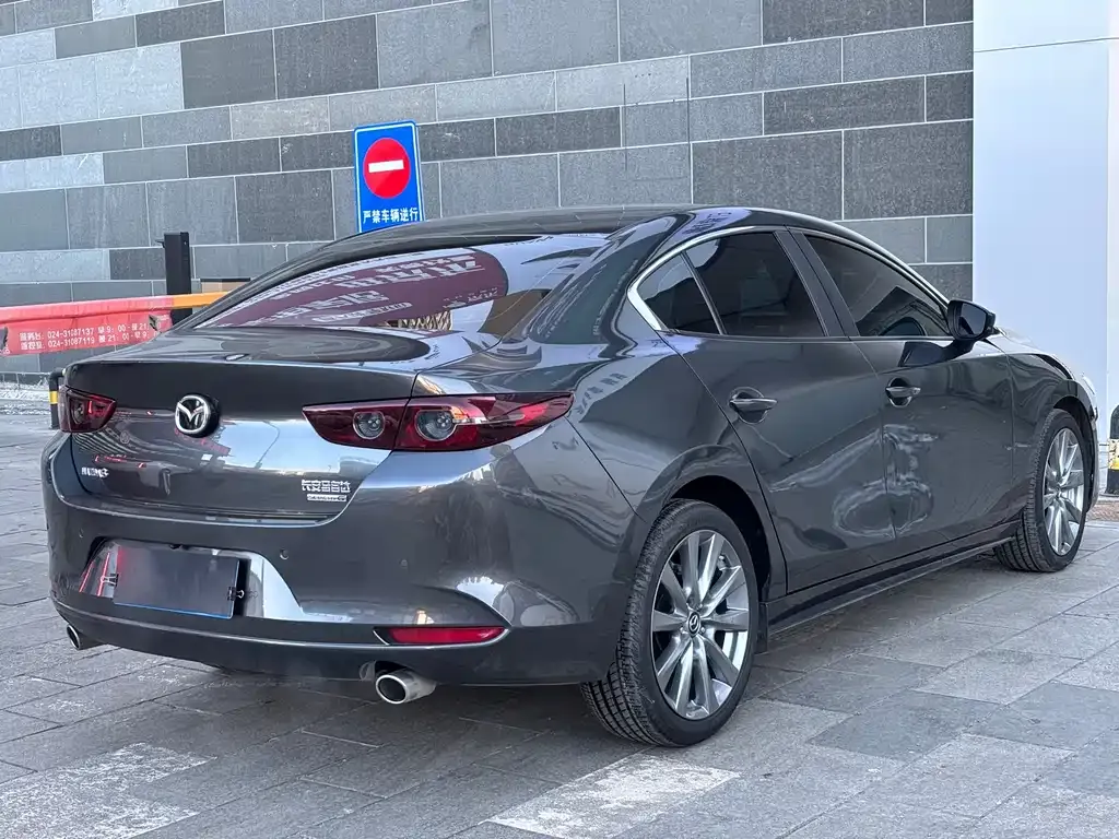 Mazda 3 Axela — фото 3